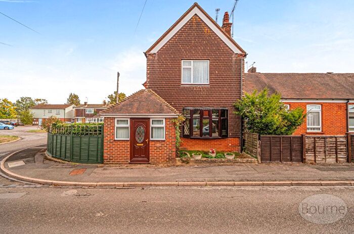 2 Bedroom Semi-Detached House For Sale In Bardsley Drive, Farnham, Surrey, GU9