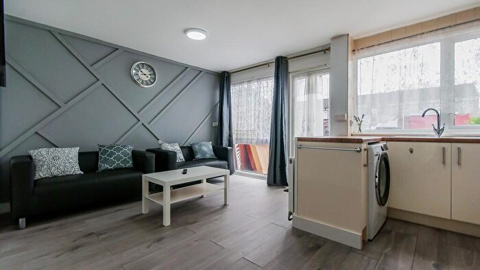 4 Bedroom End Of Terrace House To Rent In Lingard Close, Birmingham, B7