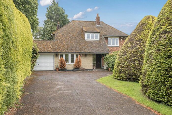 5 Bedroom Detached House For Sale In Holly Lane, Banstead, SM7