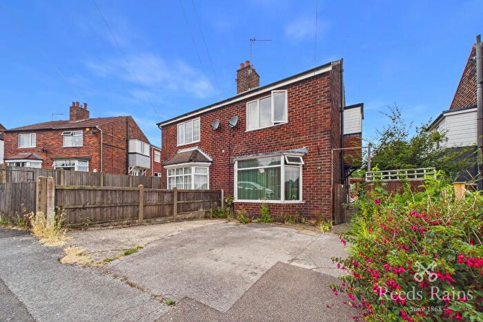 2 Bedroom Semi-Detached House For Sale In Darwin Avenue, Chesterfield, Derbyshire, S40
