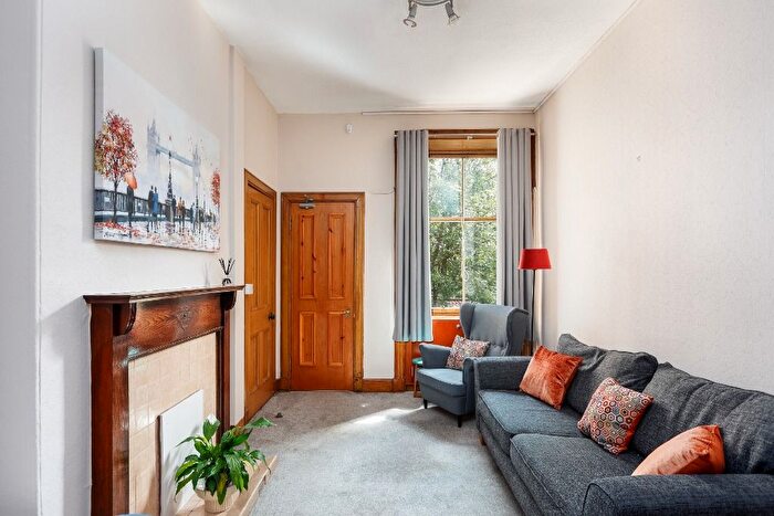 3 Bedroom Flat To Rent In Bruntsfield Place, Bruntsfield, Edinburgh, EH10