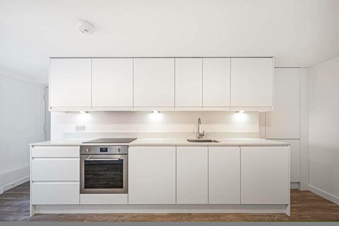 Studio To Rent In Finchley Road, Temple Fortune, London, NW11