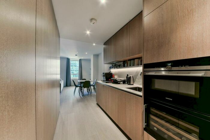 Apartment To Rent In Park Drive, Canary Wharf, E14