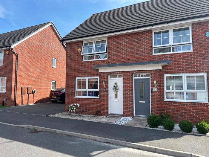 2 Bedroom Semi-Detached House To Rent In Orangery Close, Nuneaton, CV10