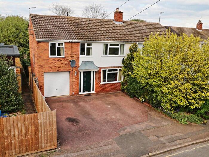 3 Bedroom Semi-Detached House For Sale In Princes Drive, St Neots, PE19