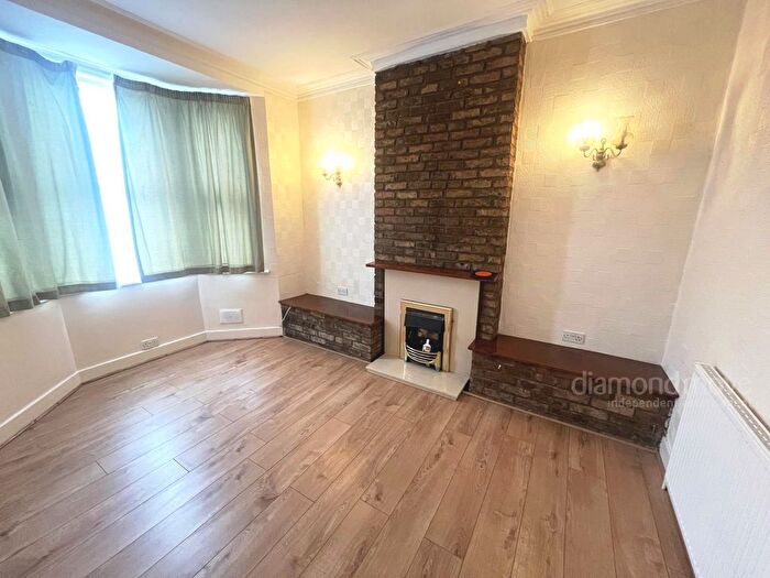 1 Bedroom Maisonette To Rent In Martindale Road, Hounslow, TW4