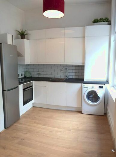 1 Bedroom Flat To Rent In Chiswick High Road, Chiswick, London., W4