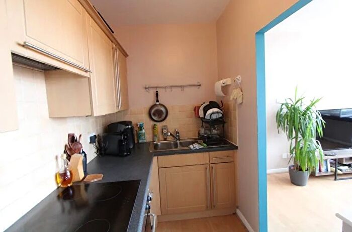 2 Bedroom Flat To Rent In Newington Causeway, Elephant And Castle, SE1