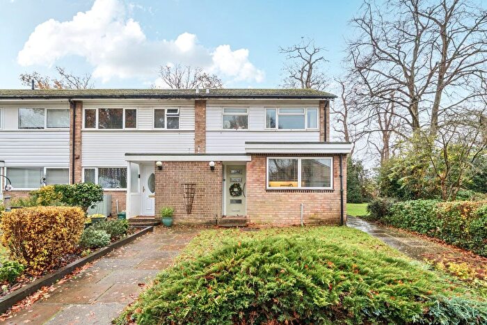 3 Bedroom End Terrace House For Sale In Grasmere Way, Byfleet, West Byfleet, Surrey, KT14