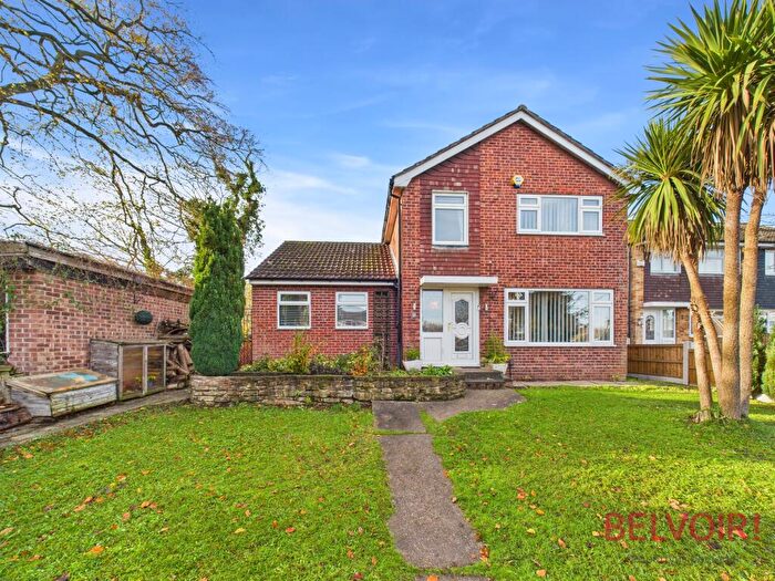 4 Bedroom Detached House For Sale In Lovell Close, Nottingham, NG6