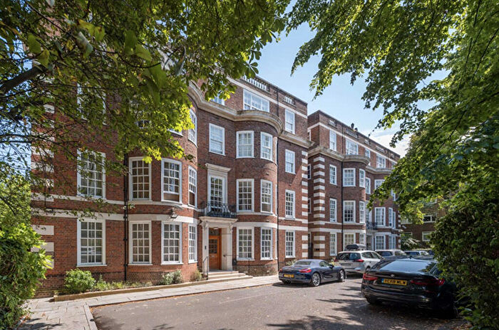 2 Bedroom Apartment To Rent In Park Lodge, St. Johns Wood Park, NW8