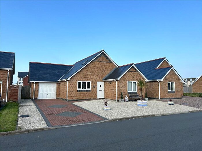 3 Bedroom Bungalow For Sale In Warwick Place, Tywyn, Gwynedd, LL36