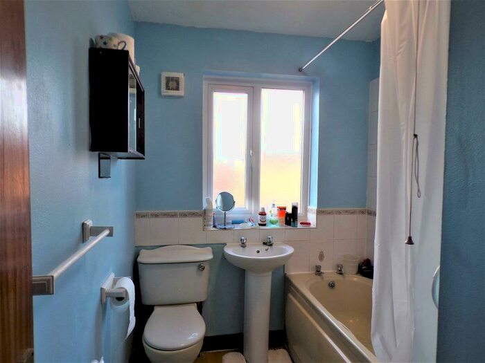 2 Bedroom Terraced House For Sale In Cave Street, Hull, HU5