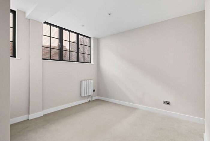 1 Bedroom Flat For Sale In High Street, Sutton, SM1