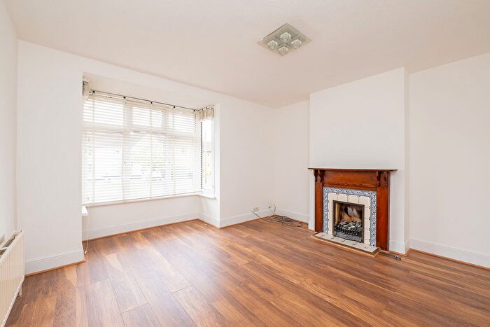3 Bedroom End Of Terrace House To Rent In Gander Green Lane, Sutton, SM1