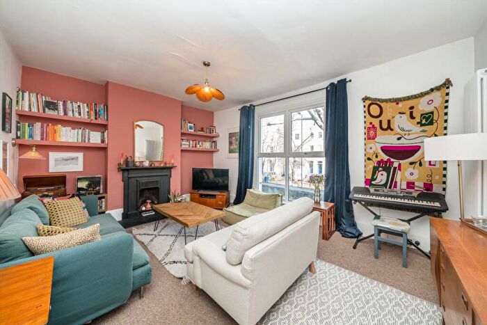 3 Bedroom Flat For Sale In Denmark Hill, Camberwell, SE5