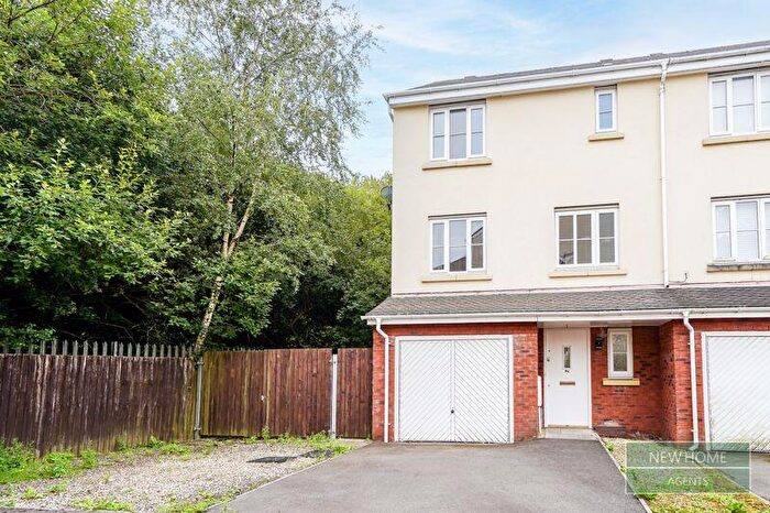 3 Bedroom End Of Terrace House For Sale In Ffordd Yr Afon, Gorseinon, Swansea, SA4