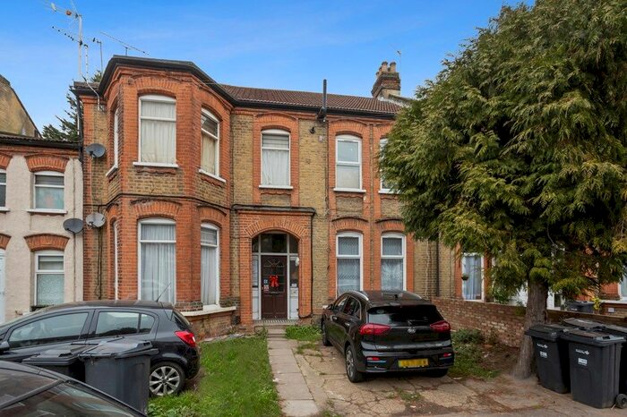 1 Bedroom Flat To Rent In Valentines Road, Ilford IG1