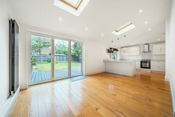 4 Bedroom Semi-Detached House To Rent In Abergeldie Road, London, SE12