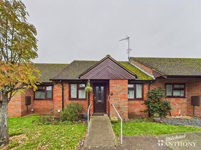 2 Bedroom Terraced Bungalow For Sale In William Hill Drive, Bierton, Aylesbury, Buckinghamshire, HP22