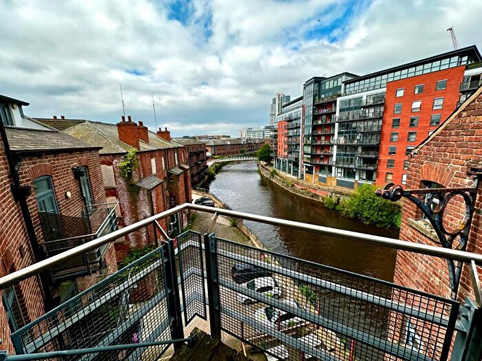 2 Bedroom Flat To Rent In - Bridge End, Leeds, West Yorkshire, LS1