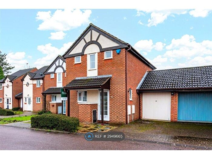 3 Bedroom Semi-Detached House To Rent In Hoppers Meadow, Milton Keynes, MK5
