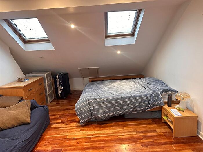 Studio To Rent In Queens Road, Wimbledon, SW19