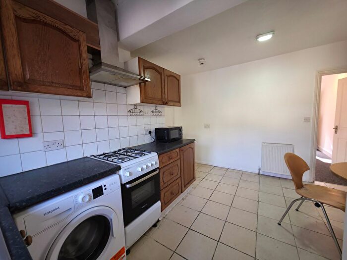 2 Bedroom Flat To Rent In Claremont Road, London, E7