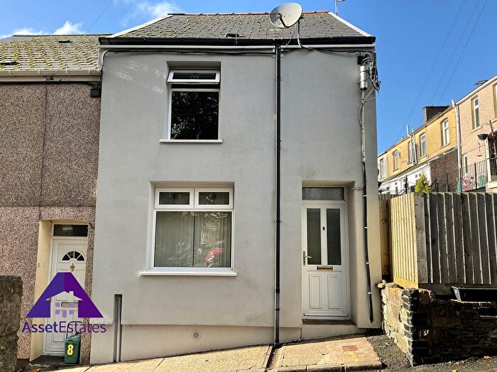 3 Bedroom End Of Terrace House To Rent In Diamond Jubilee Terrace, Abertillery, NP13