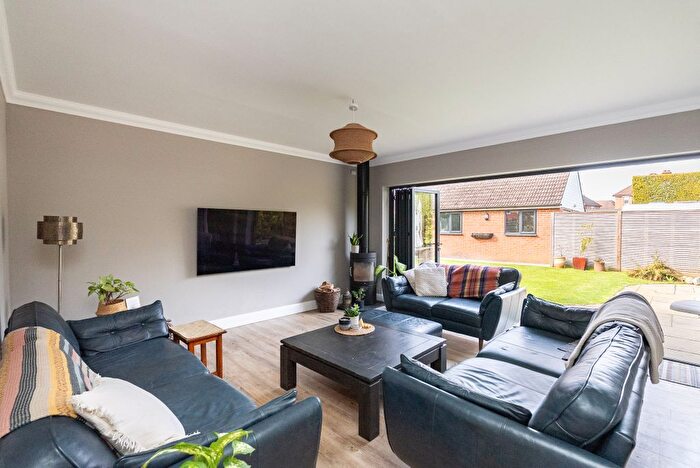 3 Bedroom Detached House For Sale In Warwick Road, Holmwood, RH5