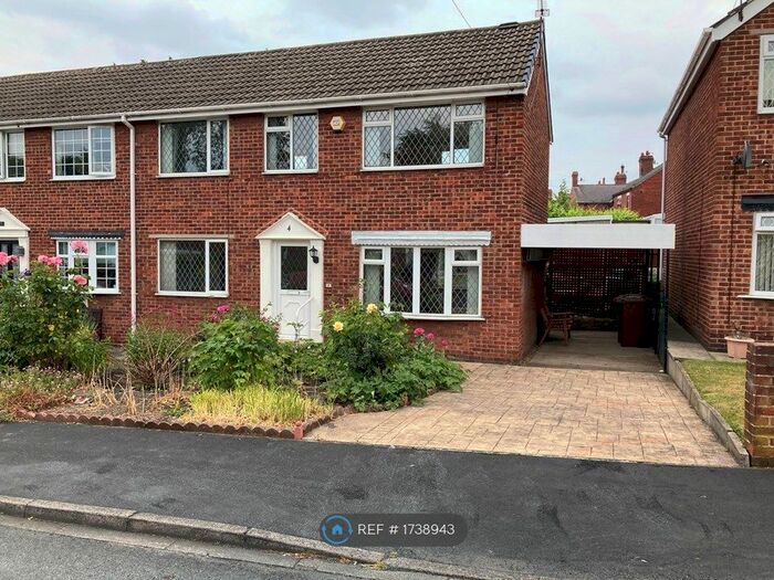 3 Bedroom Semi-Detached House To Rent In Vicarage Close, Wakefield, WF1