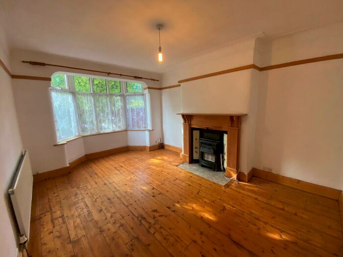 4 Bedroom Semi-Detached House To Rent In Marsland Road, Sale, M33