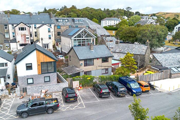 3 Bedroom Detached House For Sale In Criccieth, Gwynedd, LL52