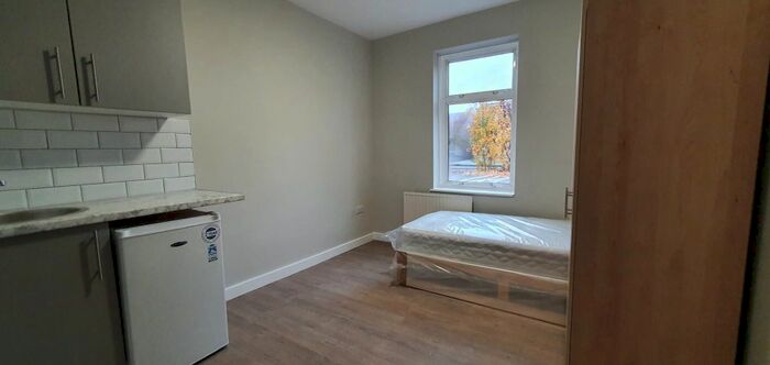 Studio To Rent In Northcote Avenue, London UB1