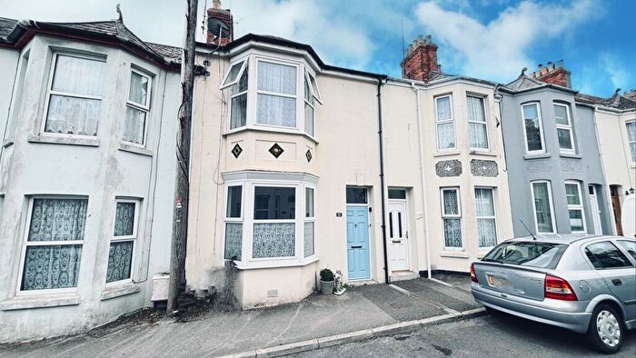 2 Bedroom Flat For Sale In Channel View Road, Portland, DT5