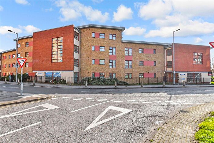 2 Bedroom Flat For Sale In Cooke Street, Barking, Essex, IG11