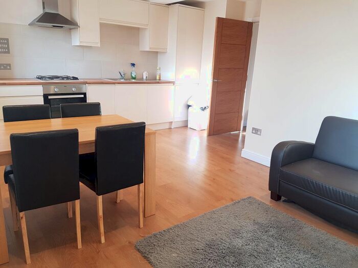 1 Bedroom Flat To Rent In High Street, Potters Bar, Potters Bar, EN6