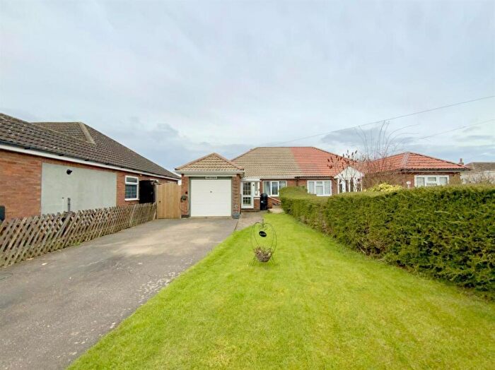 3 Bedroom Semi-Detached Bungalow For Sale In Town Road, Tetney, DN36