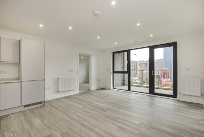 2 Bedroom Flat To Rent In Medway Street Chatham, ME4