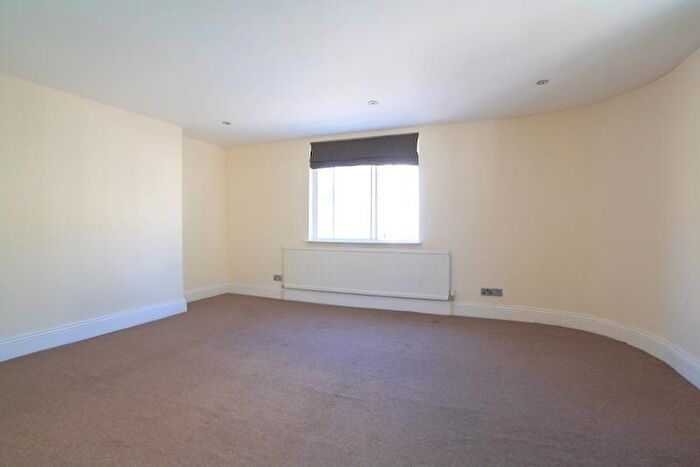 3 Bedroom Maisonette To Rent In Western Road, Hove, BN3
