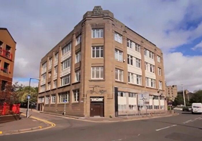 3 Bedroom Flat To Rent In - Seagate, City Centre, Dundee, DD1