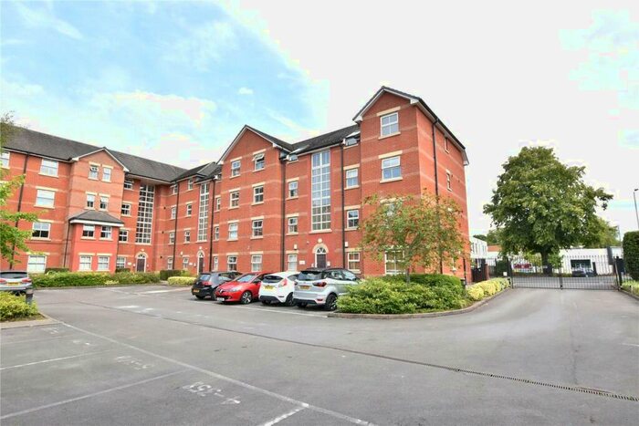 2 Bedroom Apartment To Rent In Capitol Court, Parrs Wood Road, Didsbury, M20
