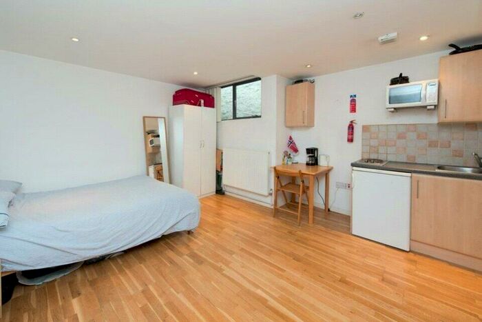 Apartment To Rent In Chalk Farm Road, London, NW1