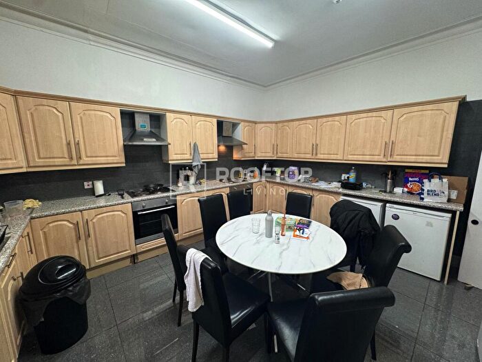 8 Bedroom House To Rent In Consort Terrace, Leeds, LS3