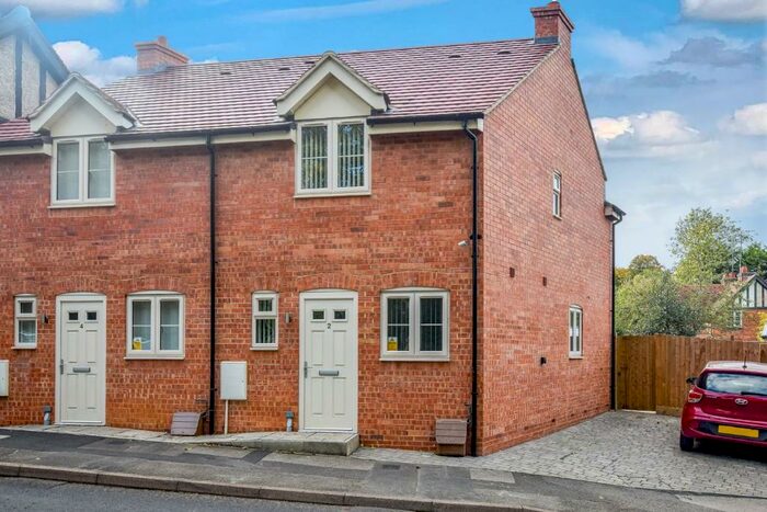 2 Bedroom Semi-Detached House To Rent In Hightown Road, Banbury, Oxfordshire, OX16