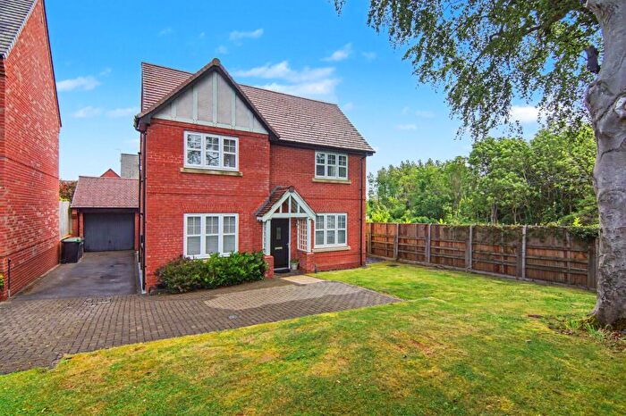 4 Bedroom Detached House For Sale In Quincy Close, Nuneaton, CV11