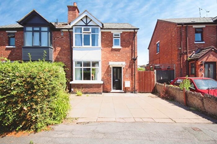 3 Bedroom Semi-Detached House For Sale In Alexandra Road, Leamington Spa, Warwickshire, CV31