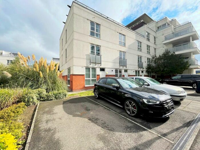 4 Bedroom Apartment To Rent In Quainton Road, Leicester, LE2