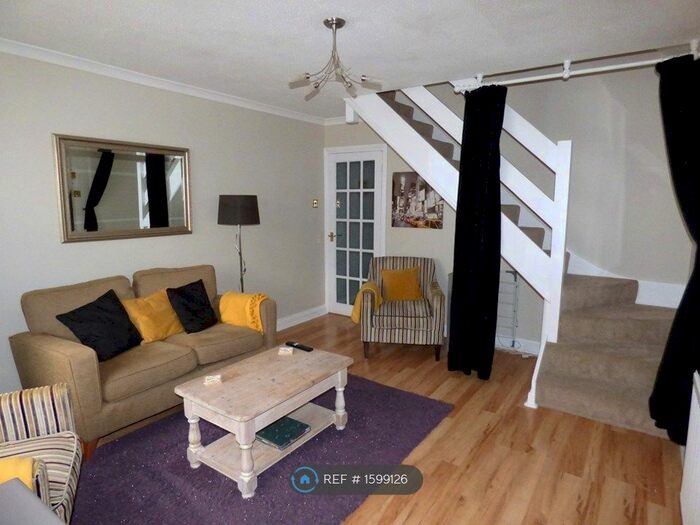 2 Bedroom Semi-Detached House To Rent In Franklin Walk, Hereford, HR4