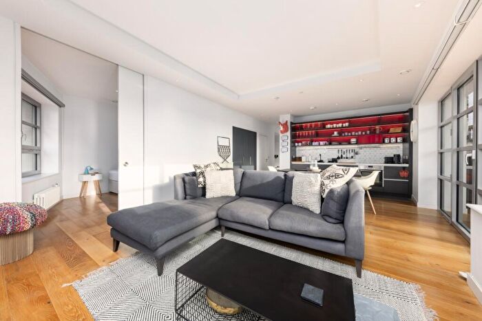 3 Bedroom Apartment To Rent In Hope Street London, E14